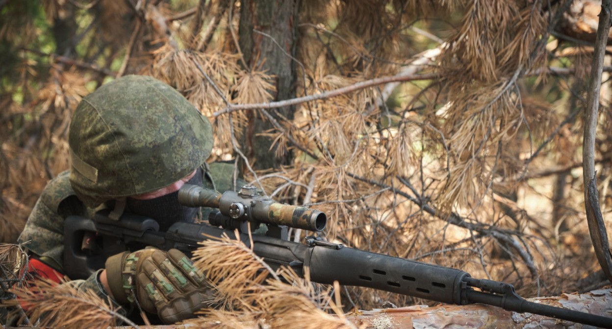 Боец в зоне специальной военной операции на Краснолиманском направлении
, фото: пресс-служба Минобороны РФ. https://structure.mil.ru/
Боец в зоне специальной военной операции на Краснолиманском направлении
, фото: пресс-служба Минобороны РФ. https://structure.mil.ru/